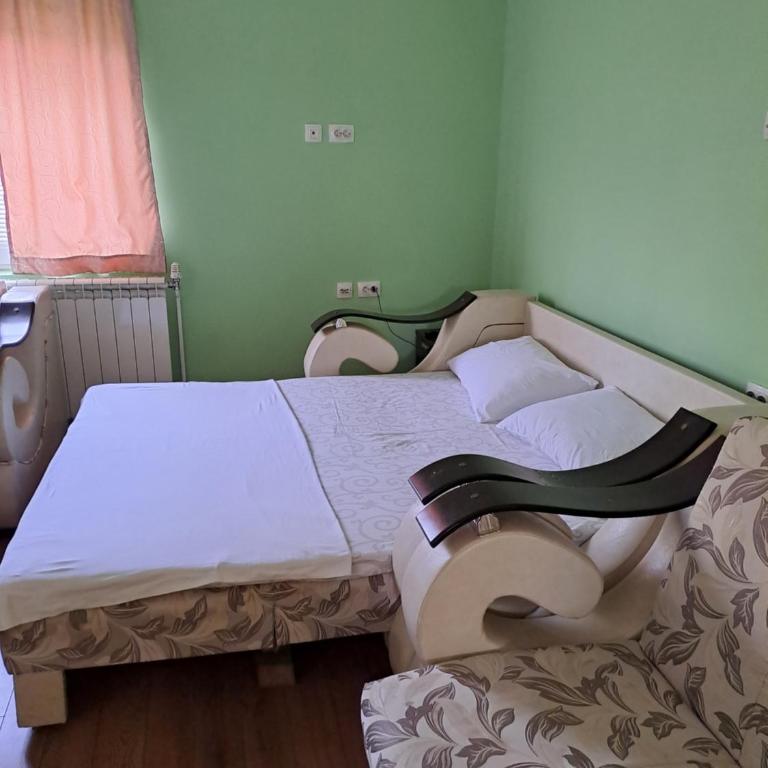 Guest House Zoran - Family Room with Private Bathroom - 5