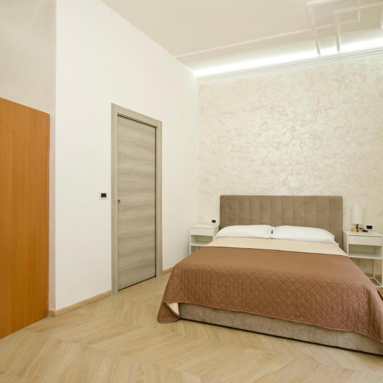 Rohome Stay - Camera Matrimoniale con Balcone - 3