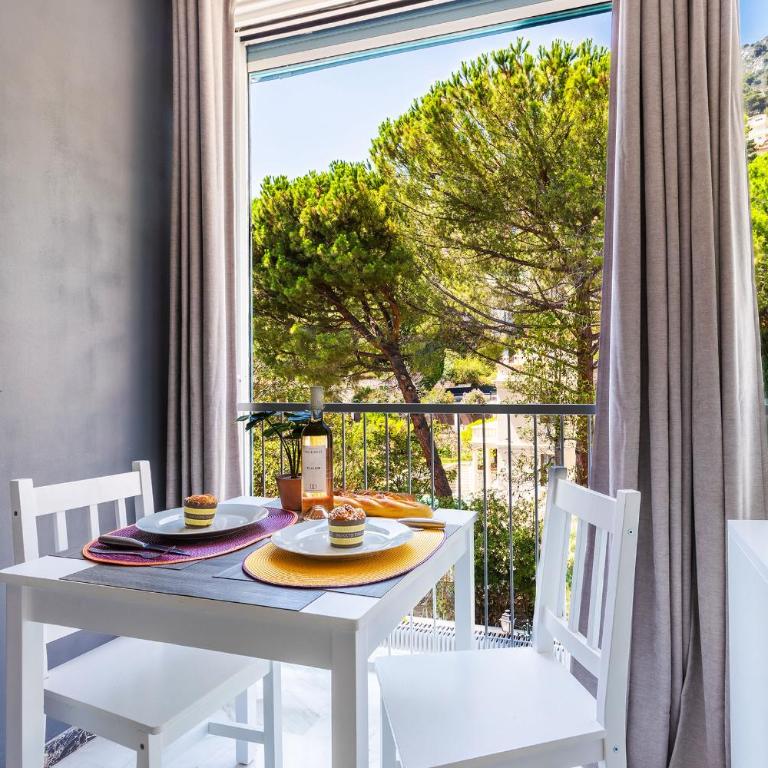 BEAULIEU MARINONI AP4374 By Riviera Holiday Homes - Studio - 1