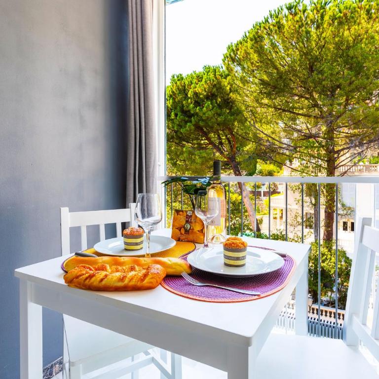 BEAULIEU MARINONI AP4374 By Riviera Holiday Homes - Studio - 8