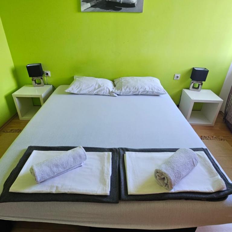 City Center Luxury Apartment - Two-Bedroom Apartment - 15