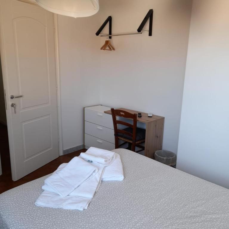 B&B Il Viaggiatore - Camera Matrimoniale Economy con Bagno Privato Esterno - 1