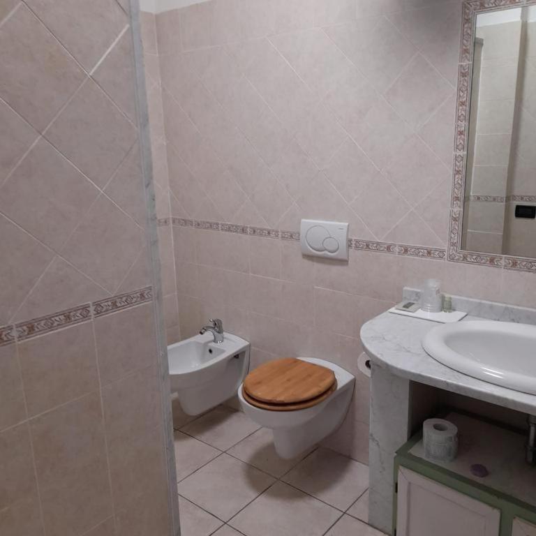 B&B Il Viaggiatore - Camera Matrimoniale Economy con Bagno Privato Esterno - 5