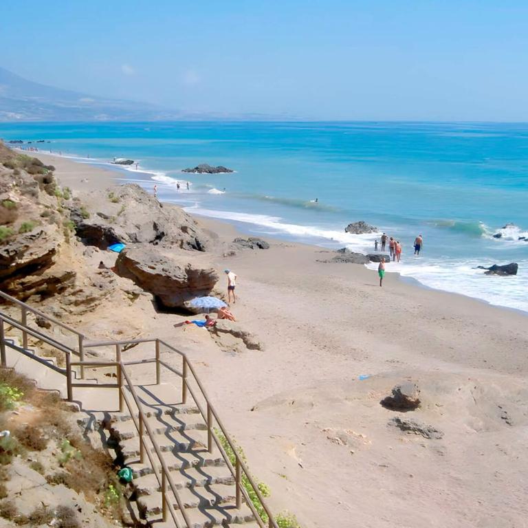 Cubo's El Faro Beach Apartment with Pool - Apartamento - 8