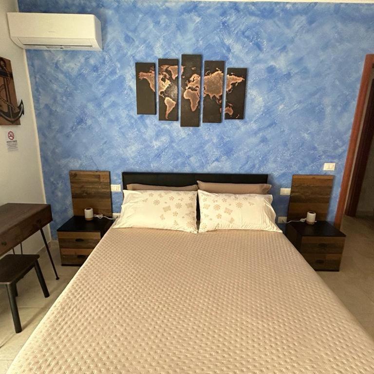 Triangolo delle Bermuda B&B - Quadruple Room with Balcony - 14