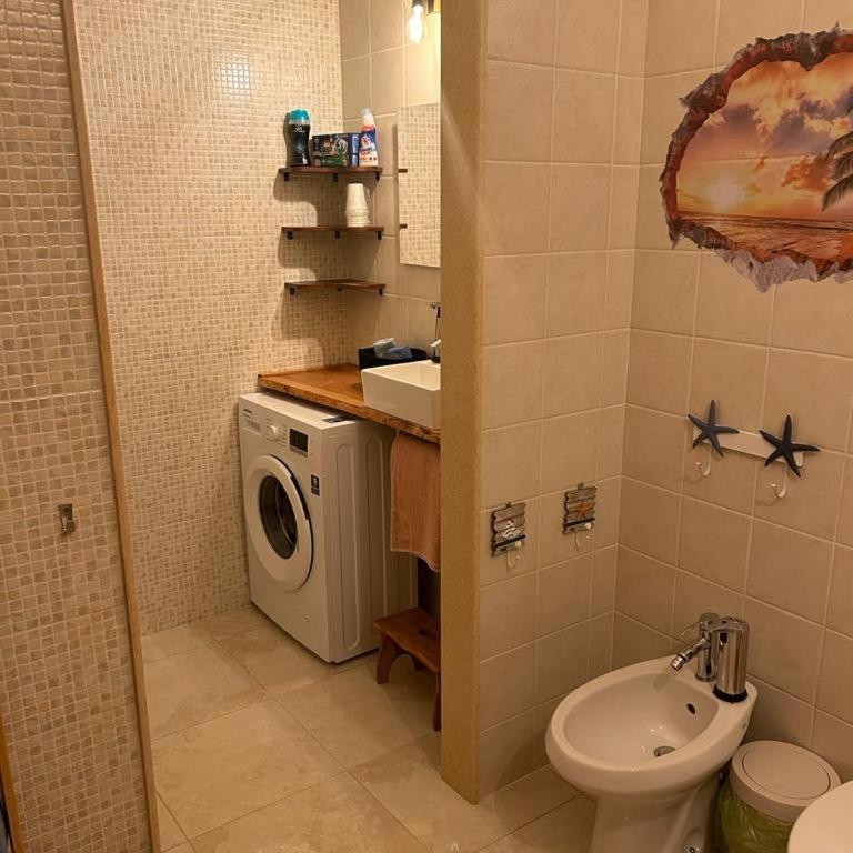 Triangolo delle Bermuda B&B - Family Room with Private Bathroom - 6