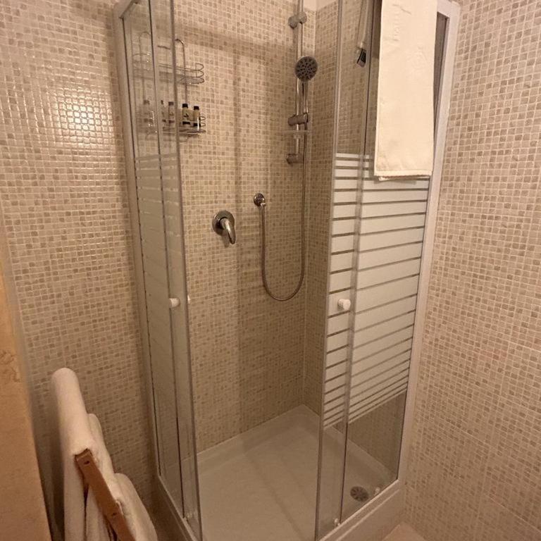 Triangolo delle Bermuda B&B - Family Room with Private Bathroom - 10