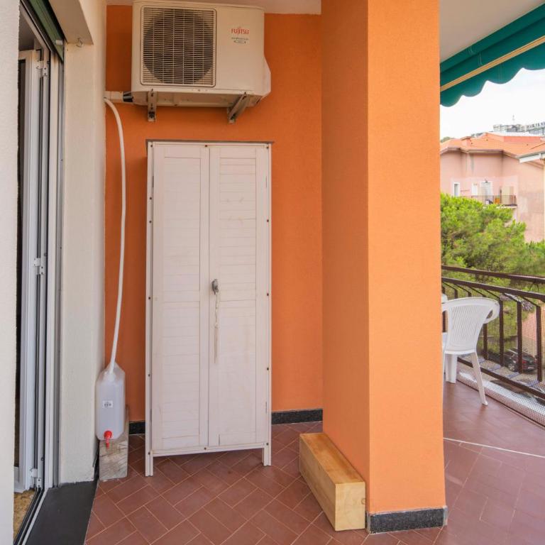 193 - Casa Via della Chiusa - centralissimo e vicino alla baia del silenzio, spiaggia e mare 150m - Parcheggio GRATIS incluso e Aria condizionata - Appartamento con 3 Camere da Letto - 30