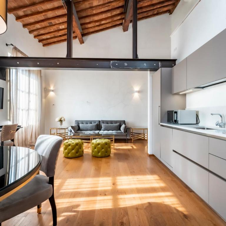 AT Home Santacroce - Appartamento con 2 Camere da Letto - 19