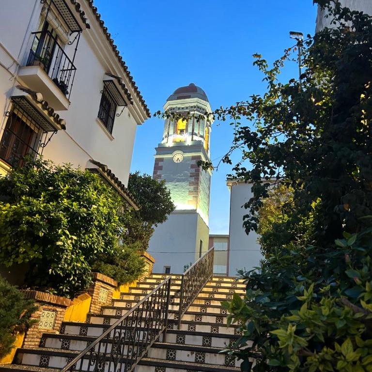 central bright apartment, community pool and own private pool on splendid terrace, garage, beach 900m, mountains 200m - Apartamento de 2 dormitorios - 48