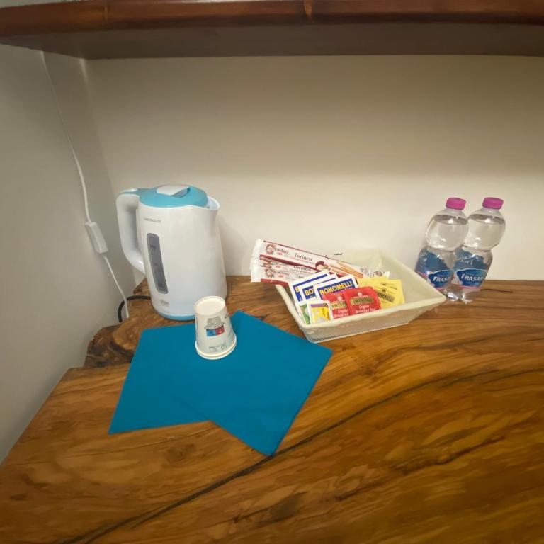 TOURISTHOUSE MONOPOLI 10 - Quadruple Room with Private Bathroom - 6