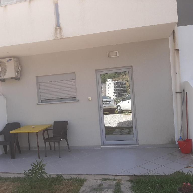 Apartmani Čukić Rafailovići - Apartman sa Terasom - 8