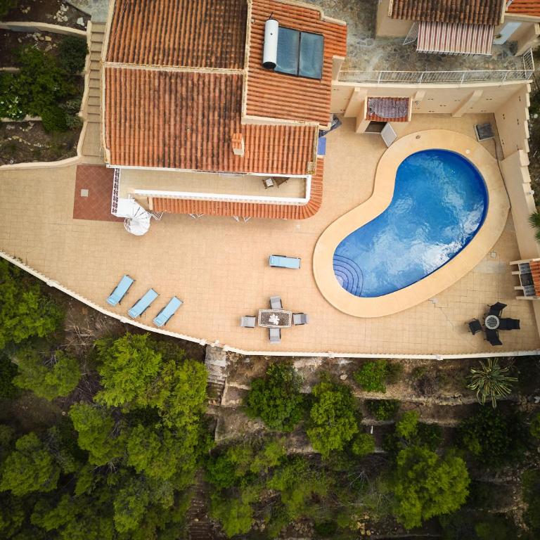 Villa with pool and hot tub on golf course - Villa - 3
