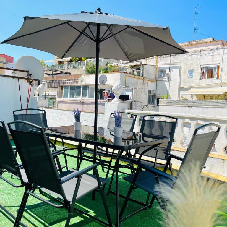 Ático con terraza en el centro de Tarragona - Apartamento - 63