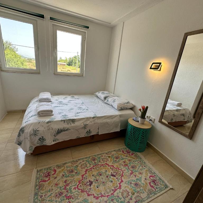 Liza Apartment - Two-Bedroom Apartment - 12