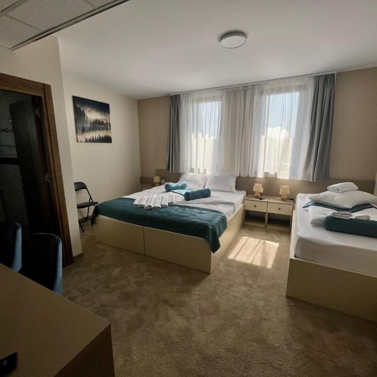 Garni Hotel IMPERIUM Subotica - Deluxe Triple Room - 17