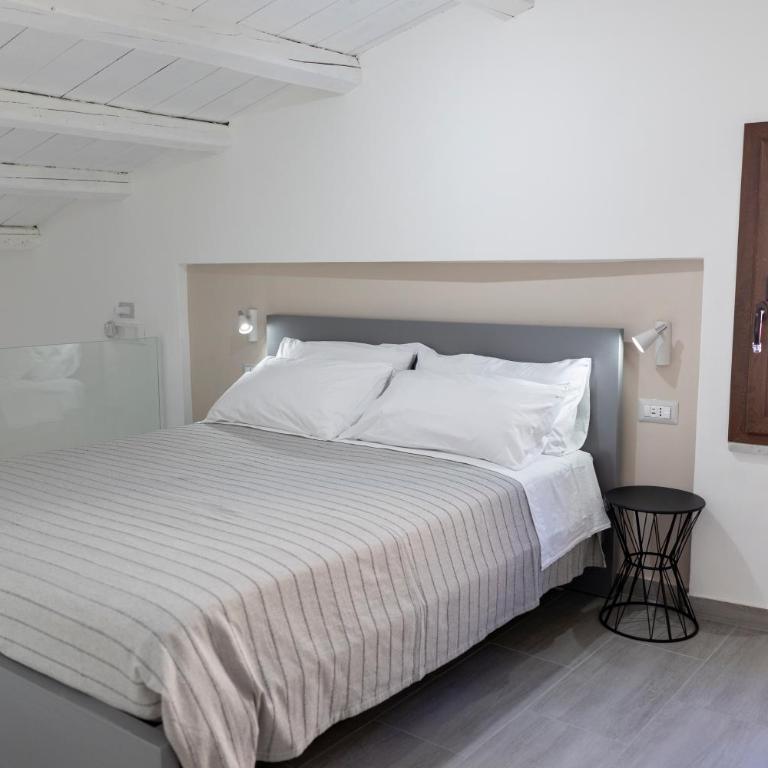 Aurora House Loft - One-Bedroom Apartment - 27