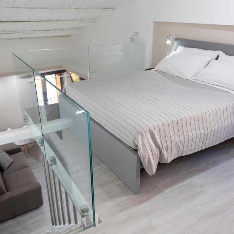Aurora House Loft - One-Bedroom Apartment - 29