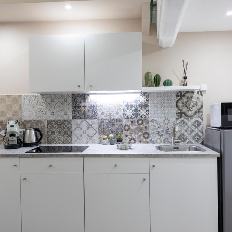 Aurora House Loft - One-Bedroom Apartment - 11