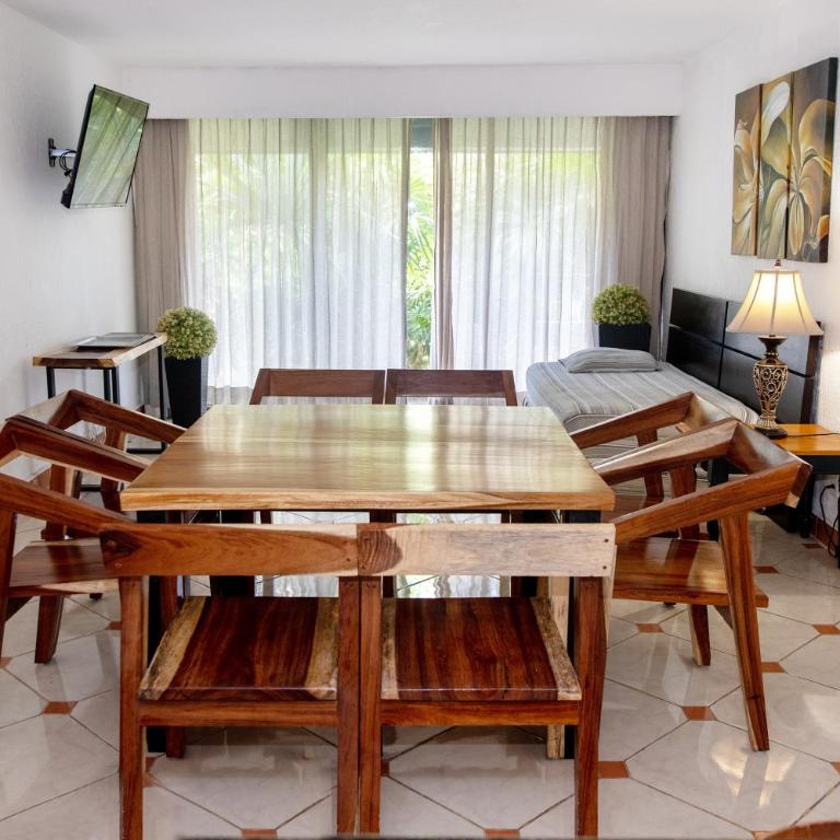 State of the Art Condos en la mejor Playa de Cancun frente a PLAZA LA ISLA - Two-Bedroom Apartment - 4