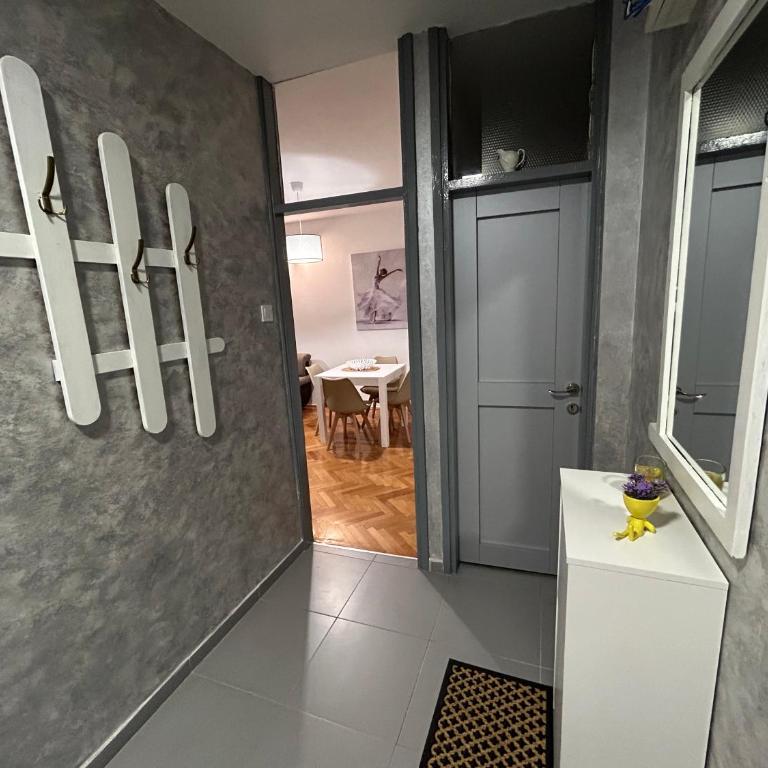 Apartments Ciki - Two-Bedroom Apartment - 18