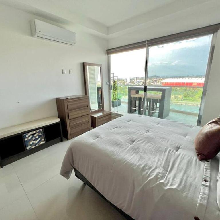 The One D12 Sobre el Malecón Vista al Estadio de Baseball - Two-Bedroom Apartment - 9