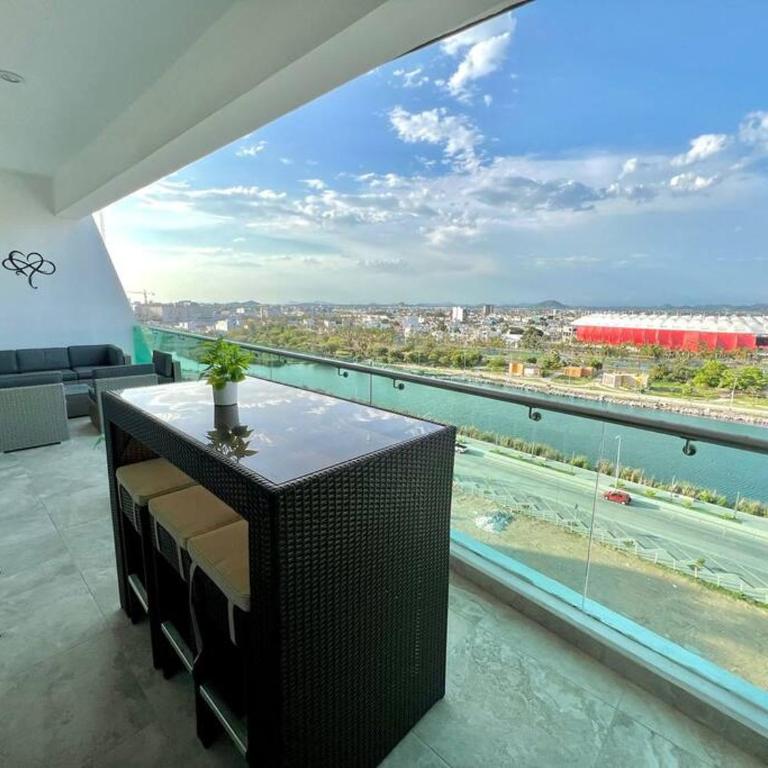 The One D12 Sobre el Malecón Vista al Estadio de Baseball - Two-Bedroom Apartment - 5