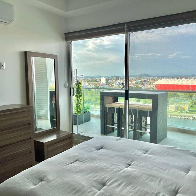The One D12 Sobre el Malecón Vista al Estadio de Baseball - Two-Bedroom Apartment - 8