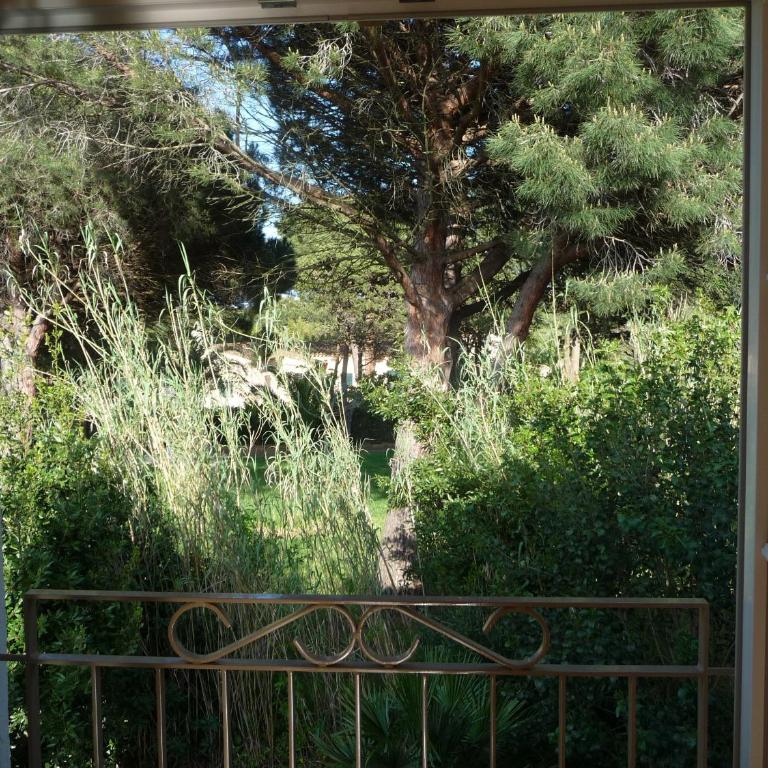 Villa La Begude - Boutique B&B - Chambre Double Supérieure 3 - Vue sur Piscine - 33 m² - 1