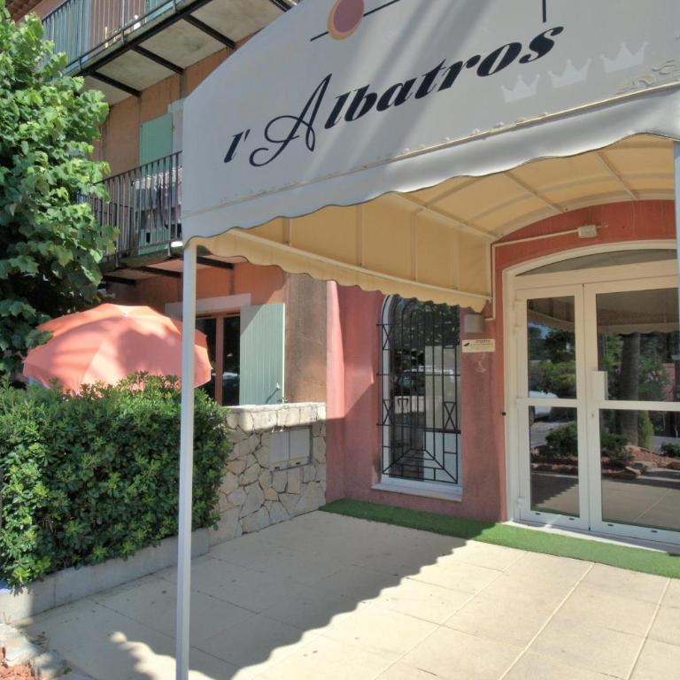 Studio Albatros Terrasse en RDJ Parking privé Piscine proche Golf, Tennis Grasse - Studio avec Terrasse - 5