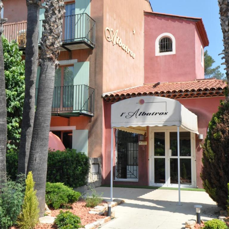Studio Albatros Terrasse en RDJ Parking privé Piscine proche Golf, Tennis Grasse - Studio avec Terrasse - 4