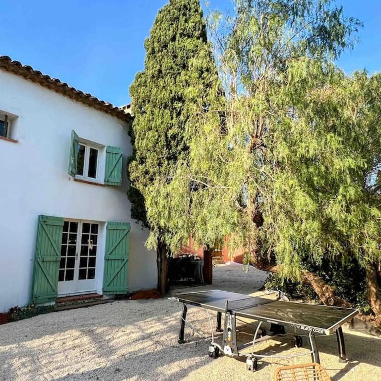 Grand Mas provençal, mer à 200m, parking privé fermé, piscine chauffée - Villa - 25