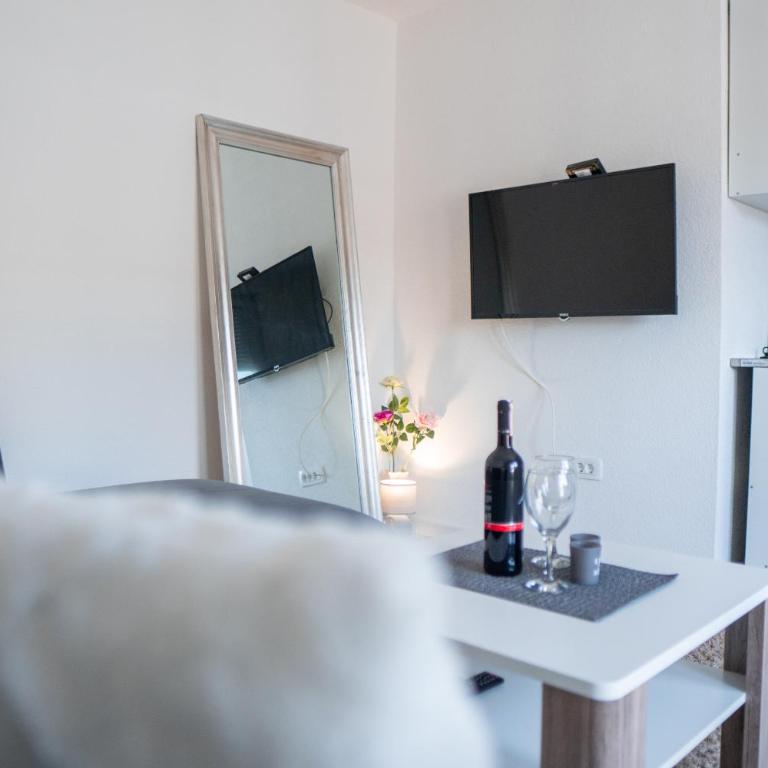 City Lights Panorama - One-Bedroom Apartment - 12
