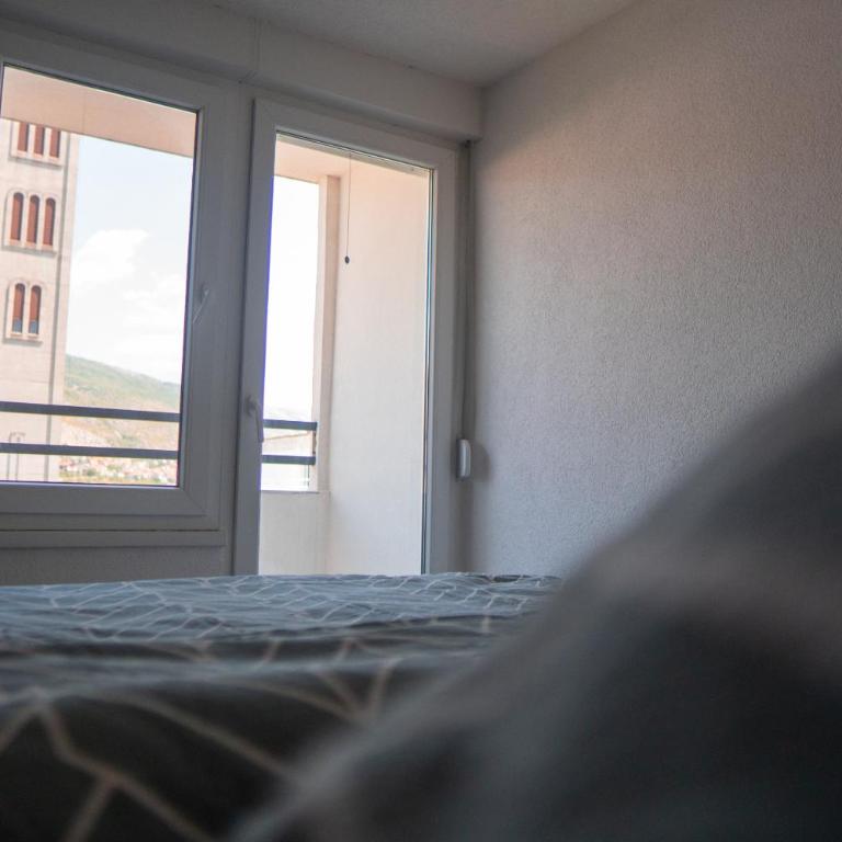 City Lights Panorama - One-Bedroom Apartment - 17