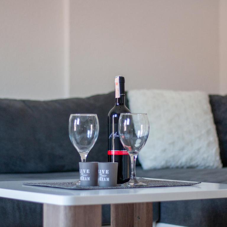 City Lights Panorama - One-Bedroom Apartment - 27