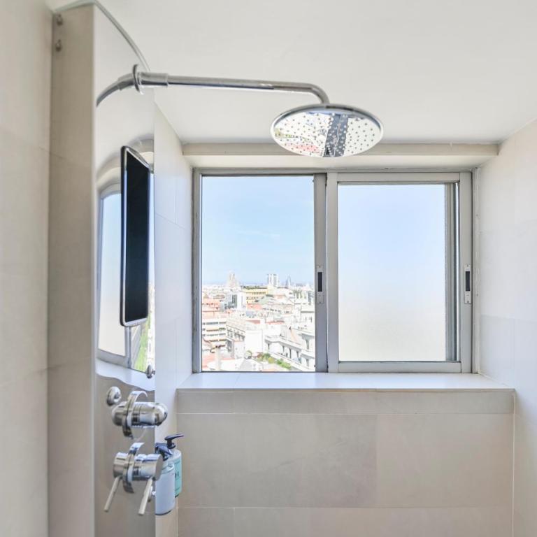 Hesperia Barcelona Presidente - Junior Suite with View - 7