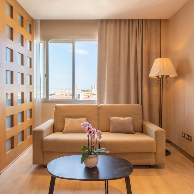 Hesperia Barcelona Presidente - Junior Suite with View - 2