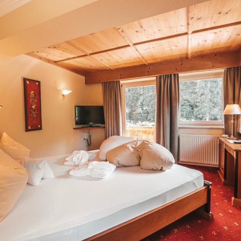 Hotel Kristall - Adults Only - Comfort Doppelzimmer mit Bergblick - 9