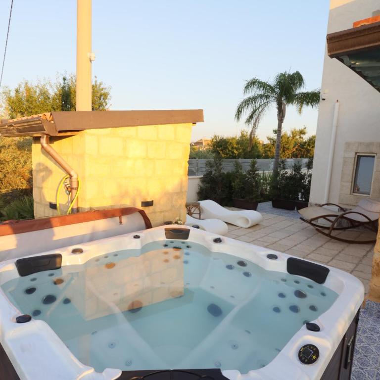 Dea degli Ulivi Luxury - Suite with Hot Tub - 12