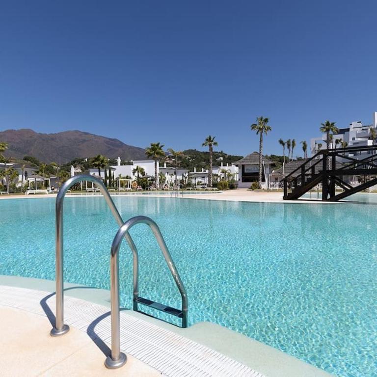 2 Bedroom Penthouse with Sea View @ Estepona Hills - Two-Bedroom Apartment - 37