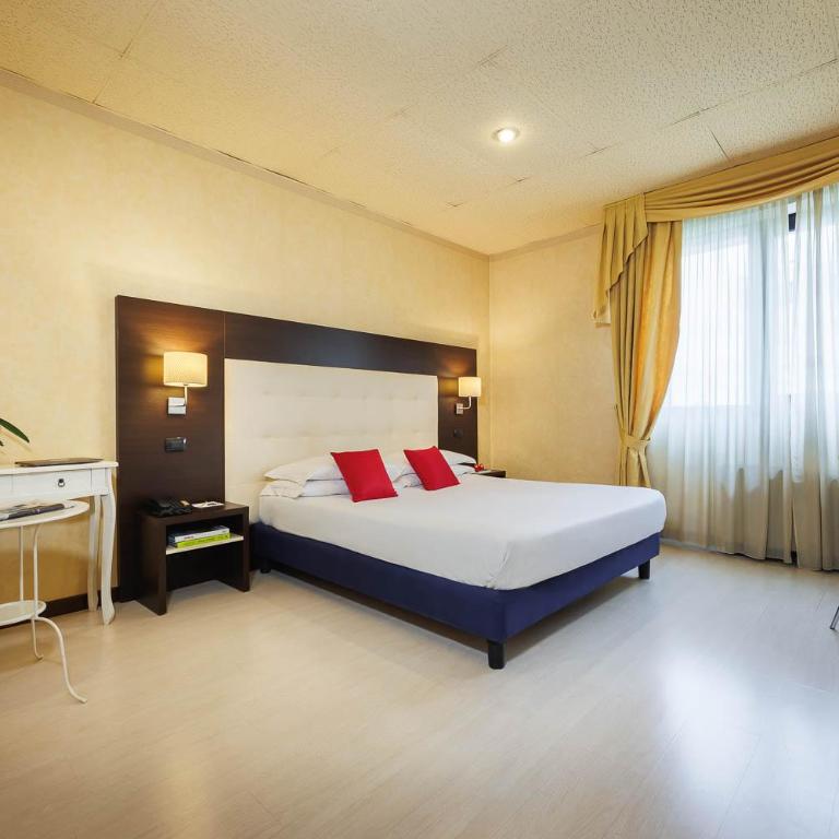 JR Hotels Bologna Amadeus - Camera Matrimoniale Standard - 2