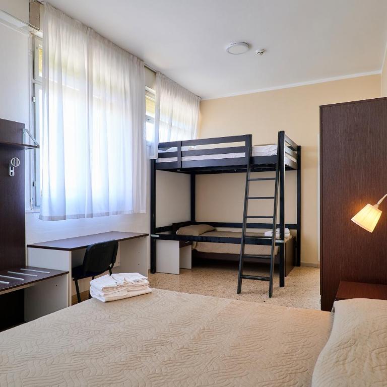 Soleē, Family Holidays & Hostelling - Quadruple Room with Sea View - 8