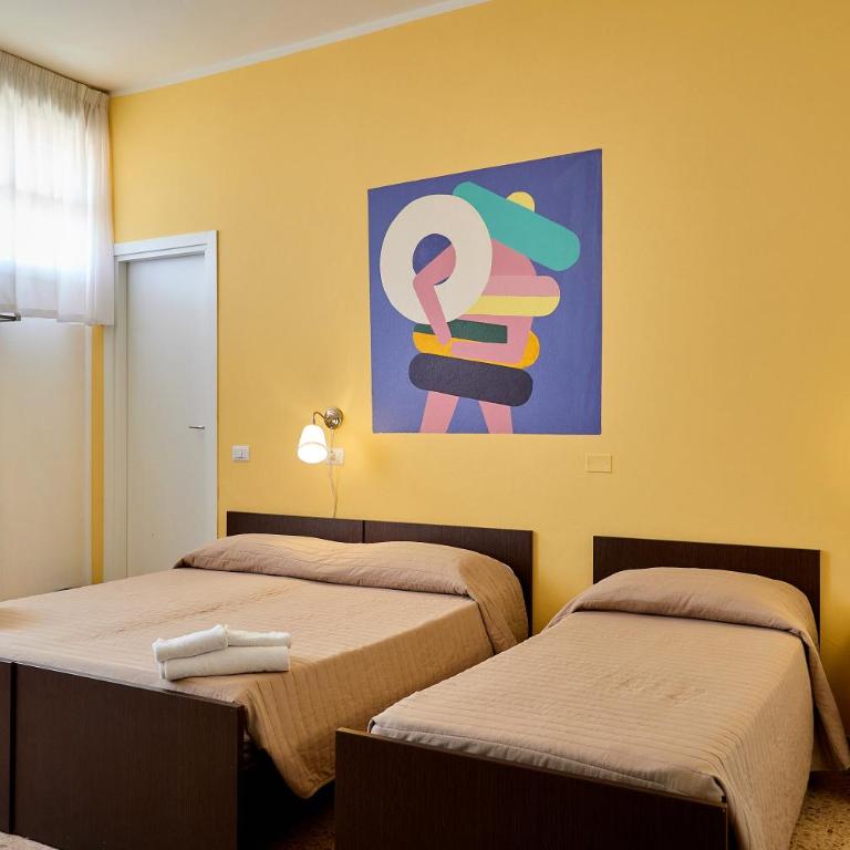 Soleē, Family Holidays & Hostelling - Quadruple Room with Sea View - 1