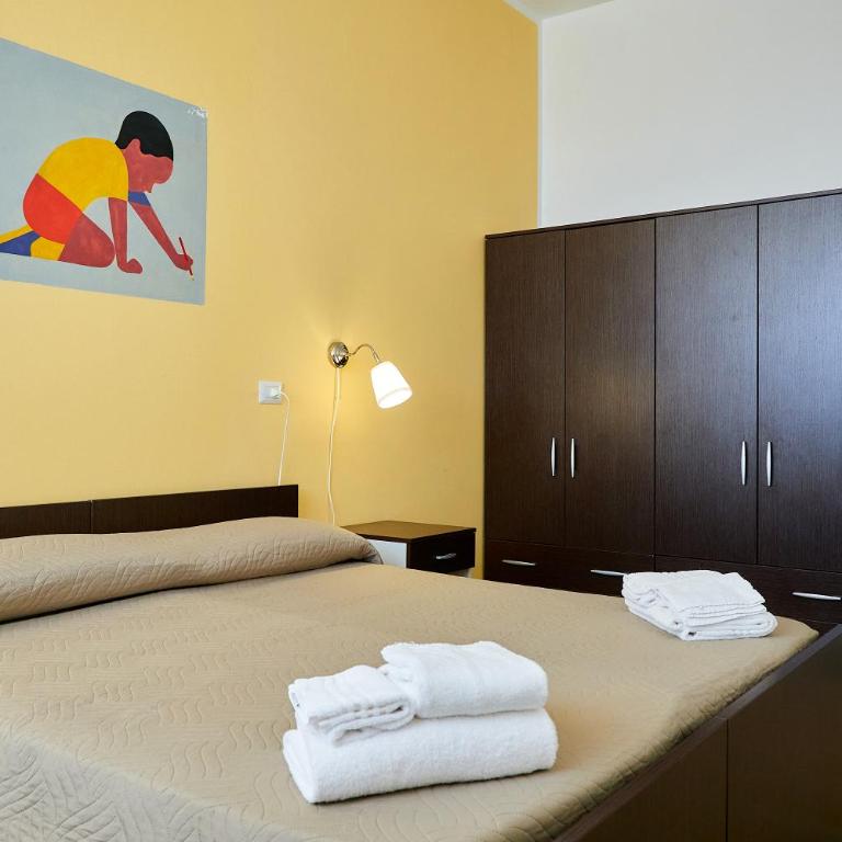 Soleē, Family Holidays & Hostelling - Family Room with Sea View - 1