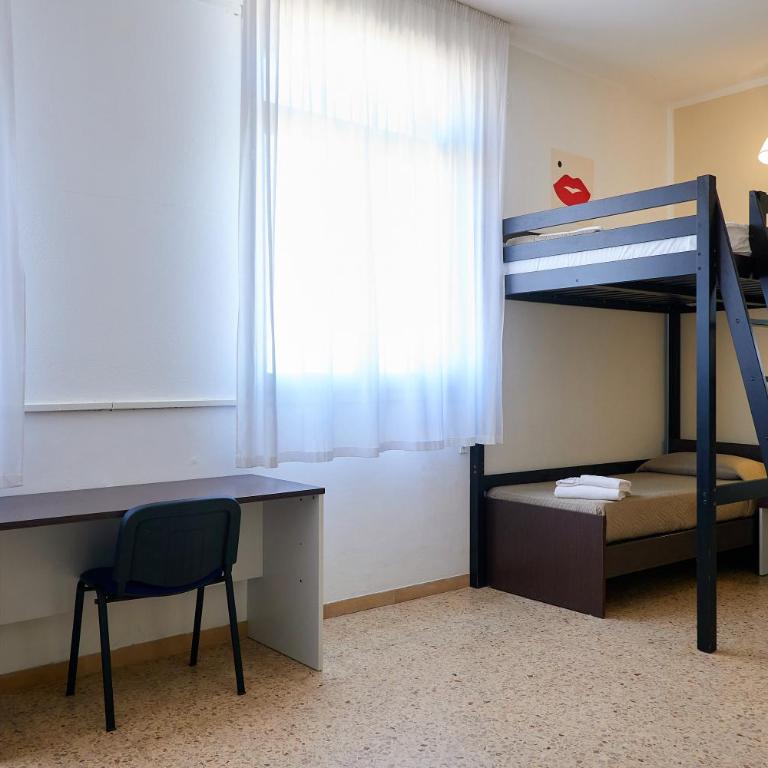 Soleē, Family Holidays & Hostelling - Quadruple Room with Sea View - 11