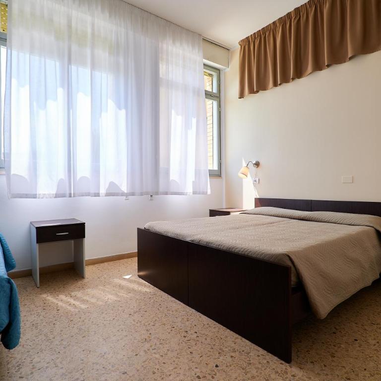 Soleē, Family Holidays & Hostelling - Family Room with Garden View - 2