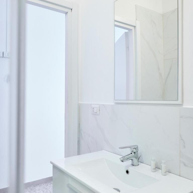Soleē, Family Holidays & Hostelling - Quadruple Room with Sea View - 28