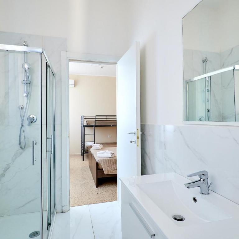 Soleē, Family Holidays & Hostelling - Quadruple Room with Garden View - 6