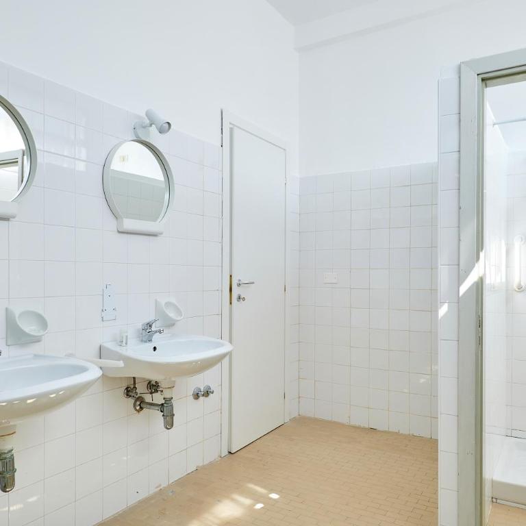 Soleē, Family Holidays & Hostelling - Family Room - 7