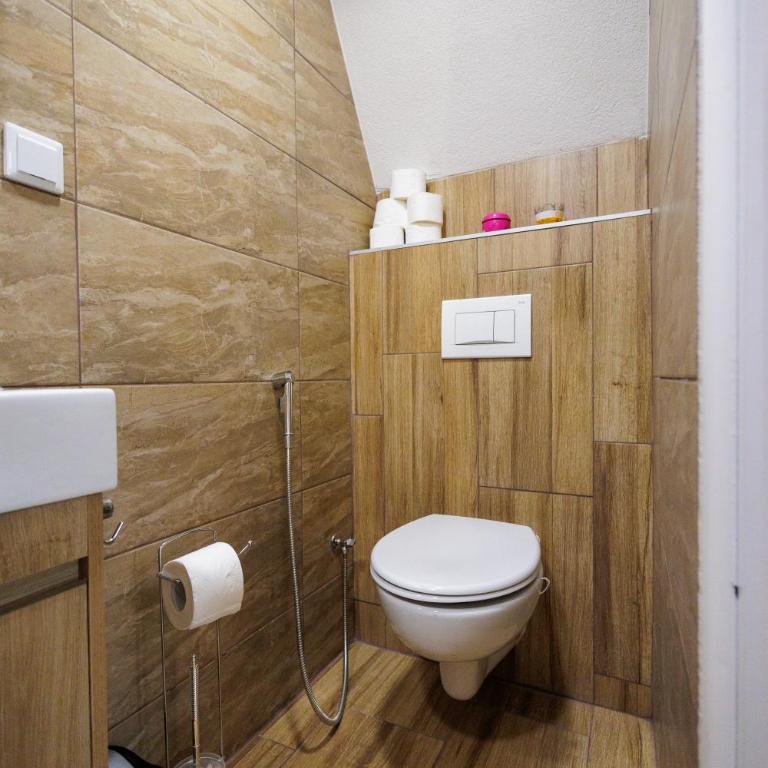 Resort La Familia - Twin Room with Bathroom - 2